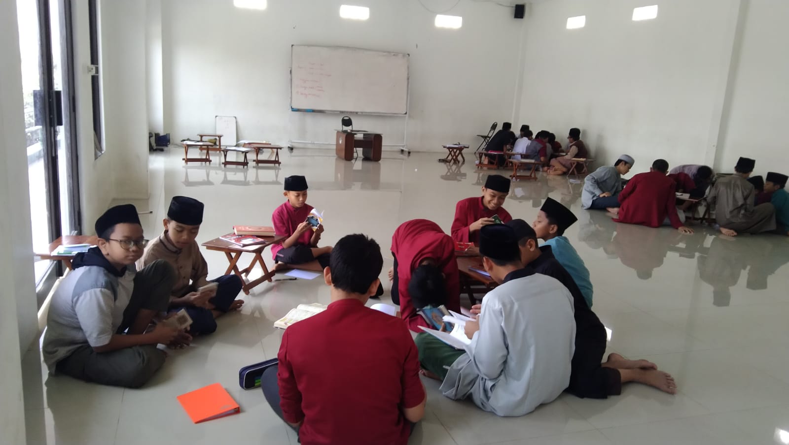 Kegiatan harian santri PKBM Lentera Sunnah